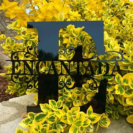 Encantada Nimes