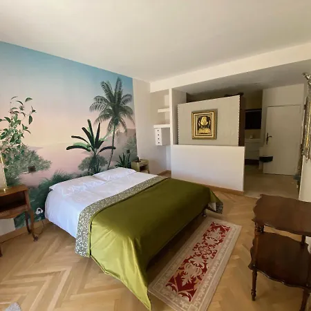 Encantada Homestay *