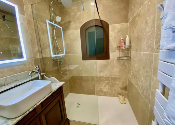 Homestay Encantada Nimes